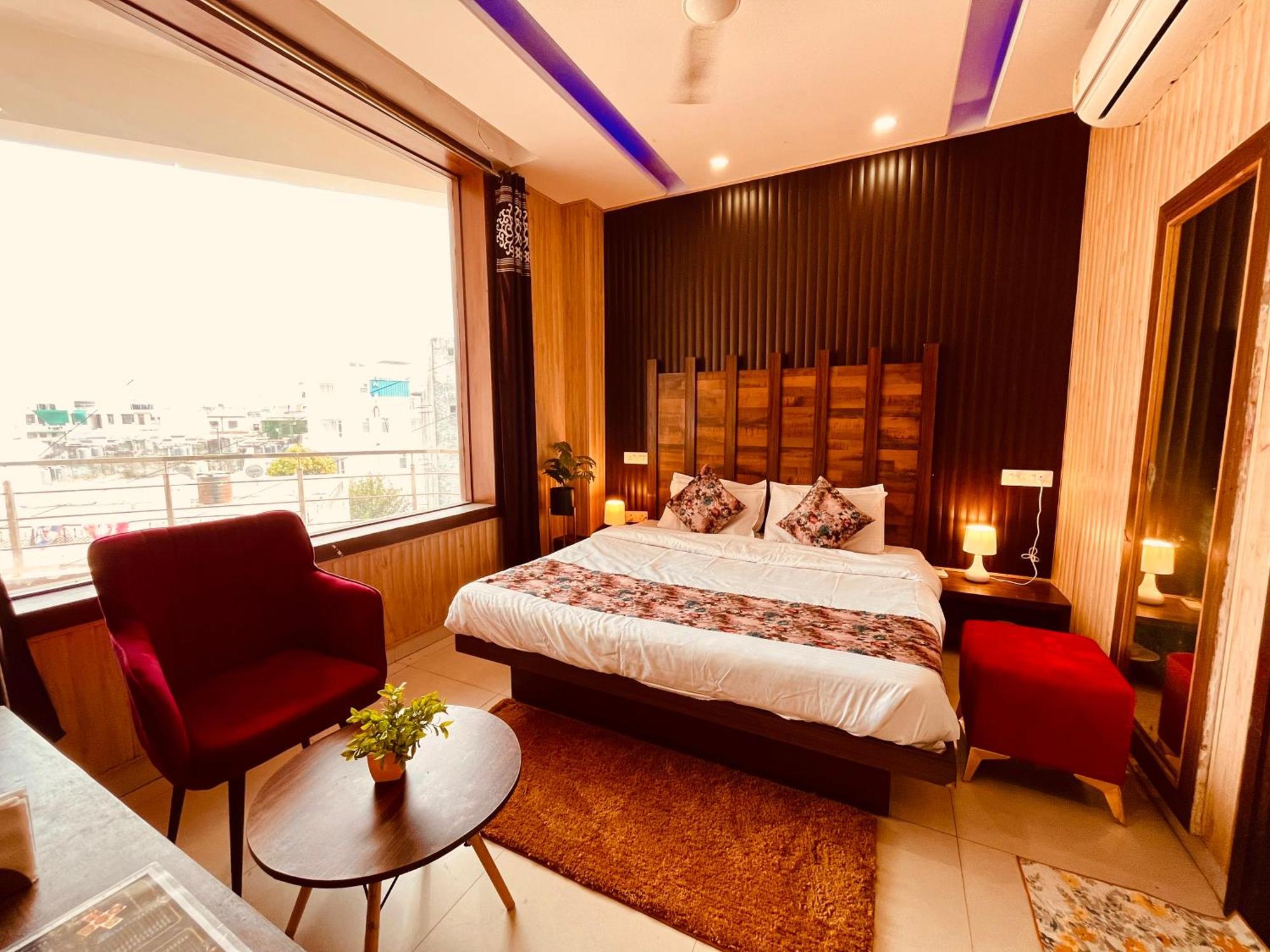 Hotel The Pearl Grand - Top Rated ! Most Awarded ! Parking ! Lift ! Luxury Rooms ! Best Selling Zirakpur Exterior foto
