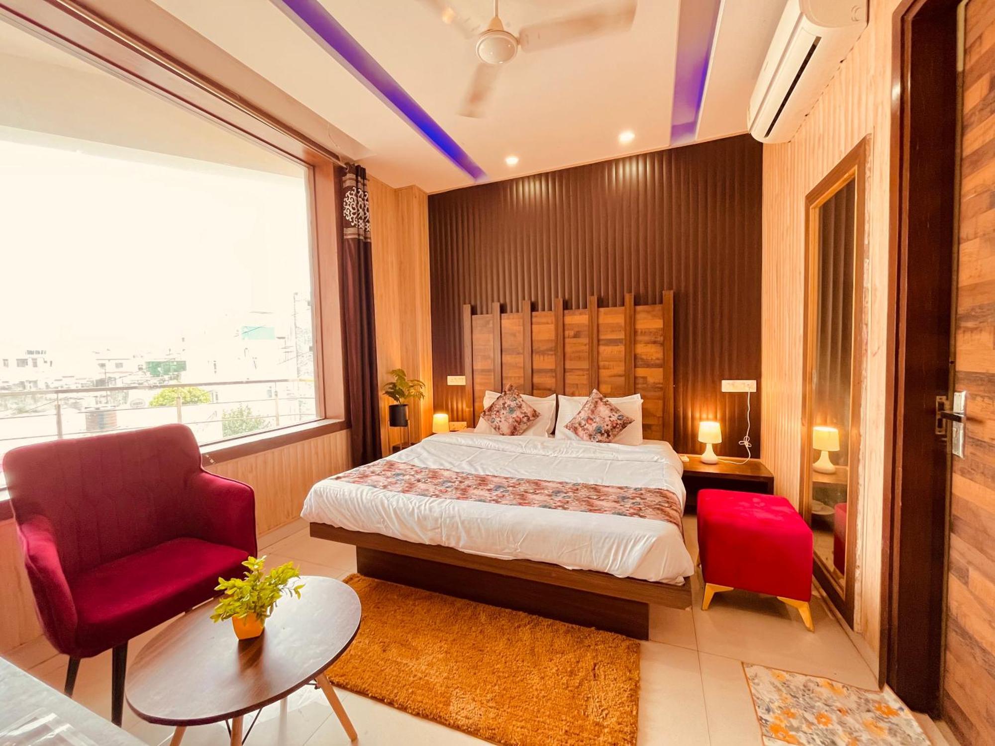 Hotel The Pearl Grand - Top Rated ! Most Awarded ! Parking ! Lift ! Luxury Rooms ! Best Selling Zirakpur Exterior foto