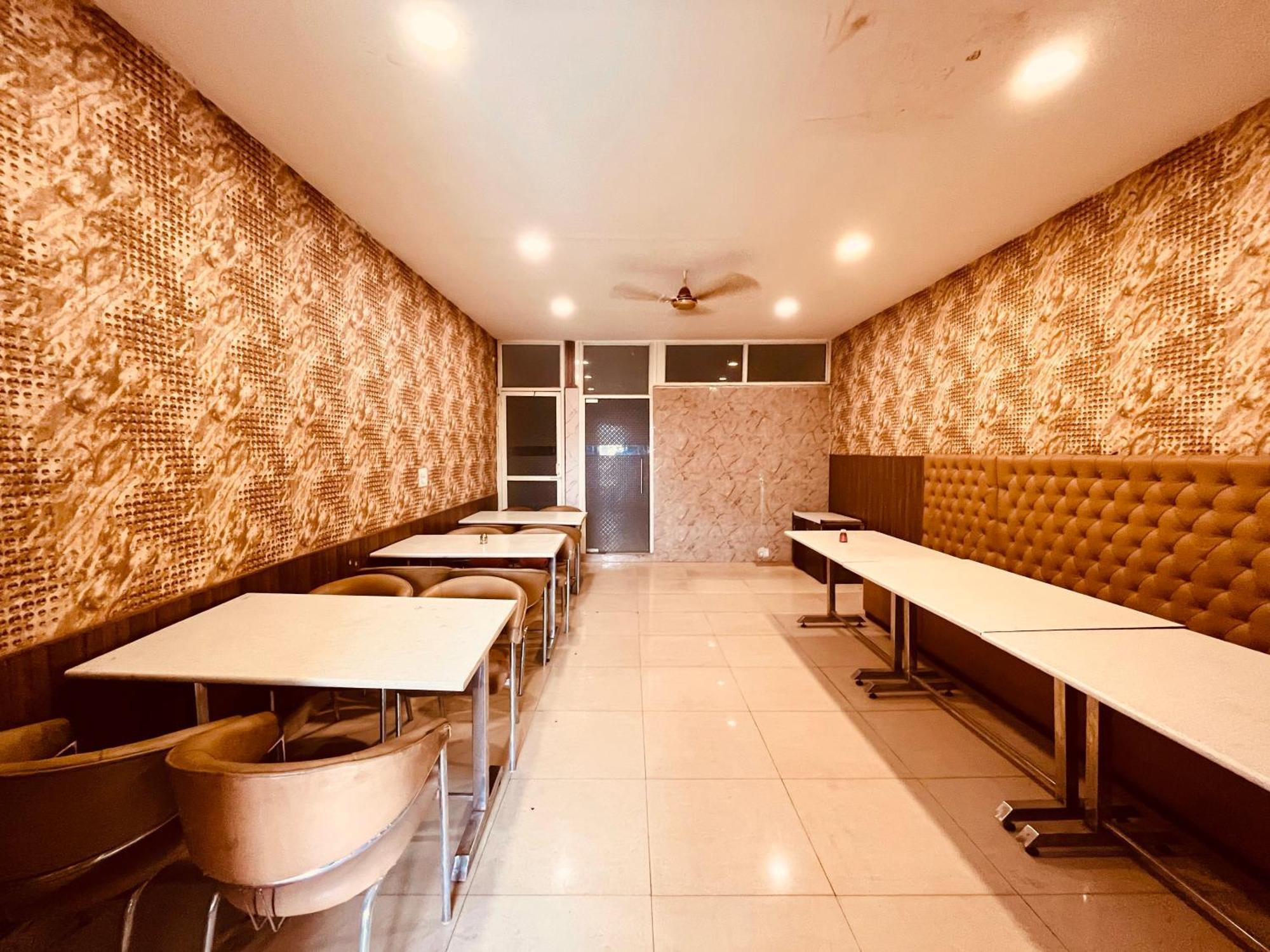 Hotel The Pearl Grand - Top Rated ! Most Awarded ! Parking ! Lift ! Luxury Rooms ! Best Selling Zirakpur Exterior foto